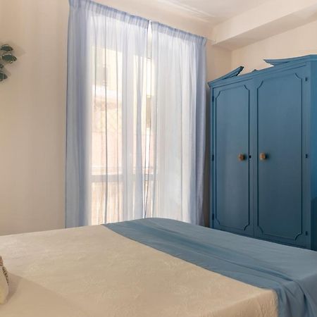 Down Town Blue Apartment Специя Экстерьер фото